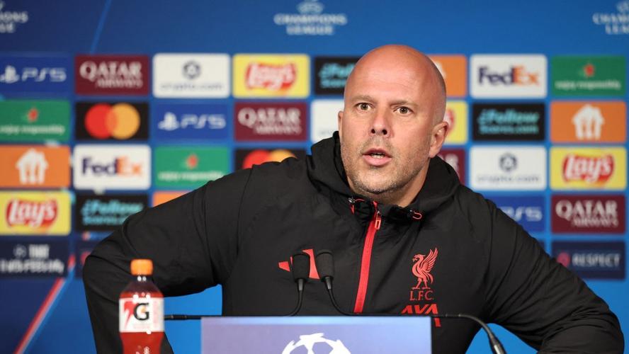 哈曼批评斯洛特派伊萨克首发：3个月没比赛的球员，派来战大巴黎