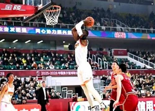 罚球11中5！迪亚洛9中6拿19分4板7助也有5失误