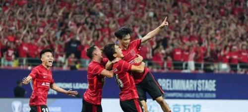 索罗金赞蓉城球迷：一到酒店像是皇马来了，赢国安后球迷挤满机场