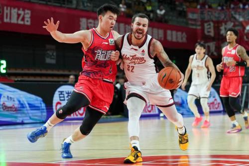 CBA前39轮全部完赛，上海20连胜稳居第一，广东稳住第四，辽宁第九山西第十